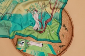 Silk scarf with Poetess Doan Thi Diem pattern (Size 60*60cm : 549,000vnd)